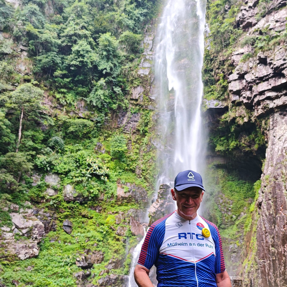 T1 Xianggong Mountain route & Great Waterfall ride with CycleQuest China — photo 6 from Michael