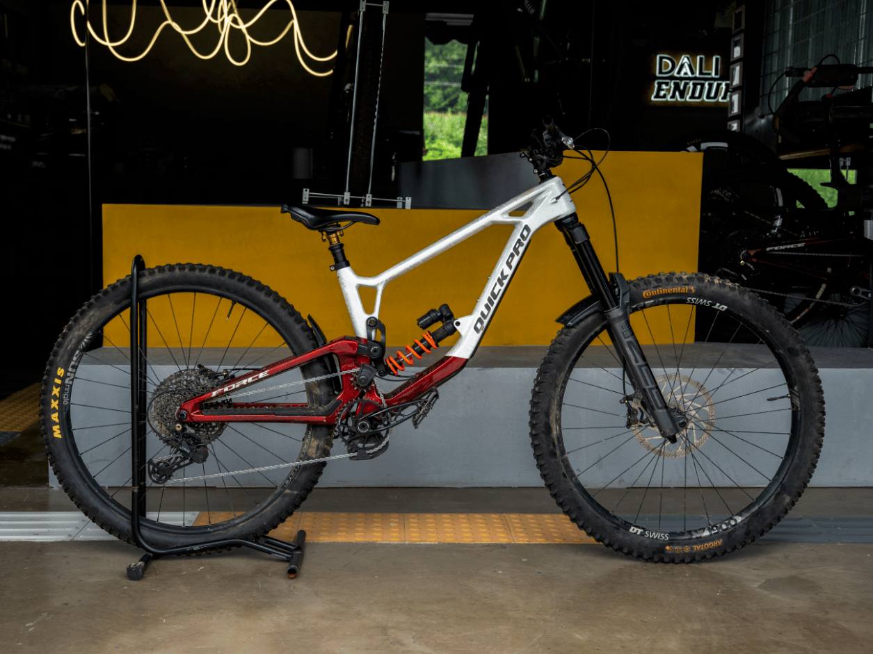 Quick Pro Force – RockShox ZEB mountain bike, available to rent from CycleQuest China