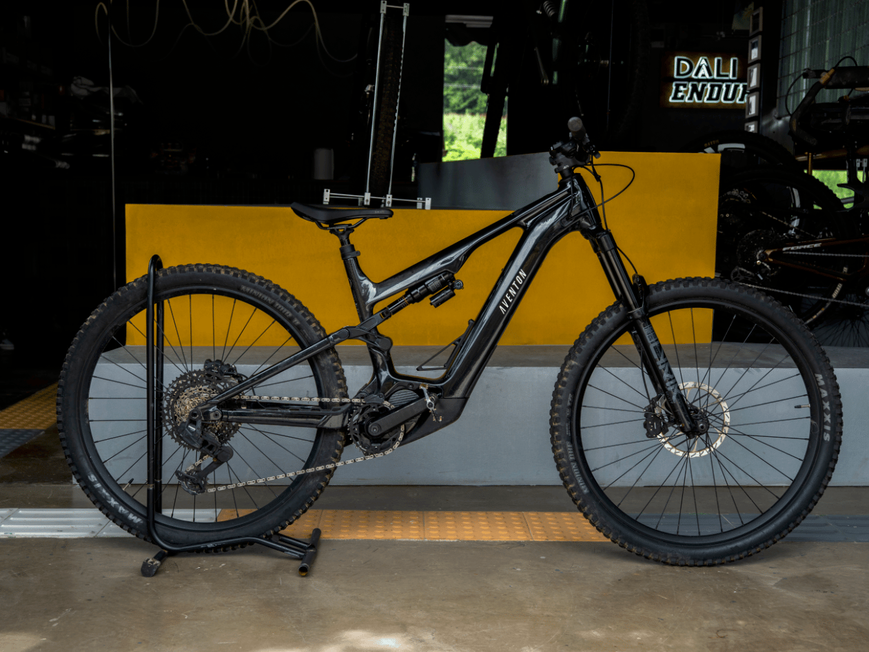 Aventon Current E-Bike e-bike, available to rent from CycleQuest China