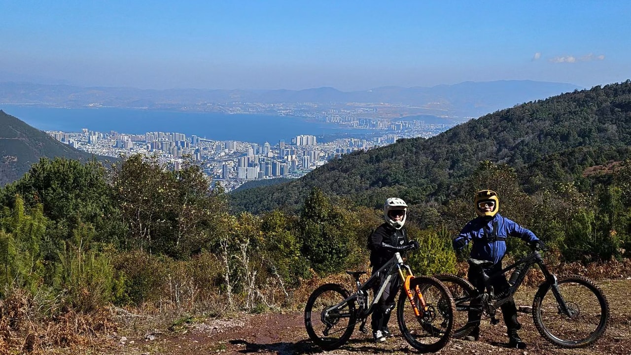 D2 – Zhemo Mountain Sunset Tour guided e-bike tour