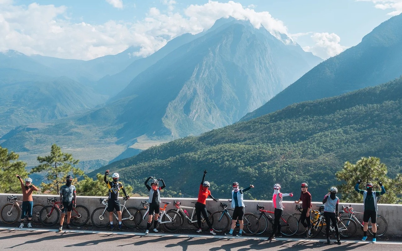 Haba Snow Mountain Bike Tour: High-Altitude Cycling near Tiger Leaping Gorge