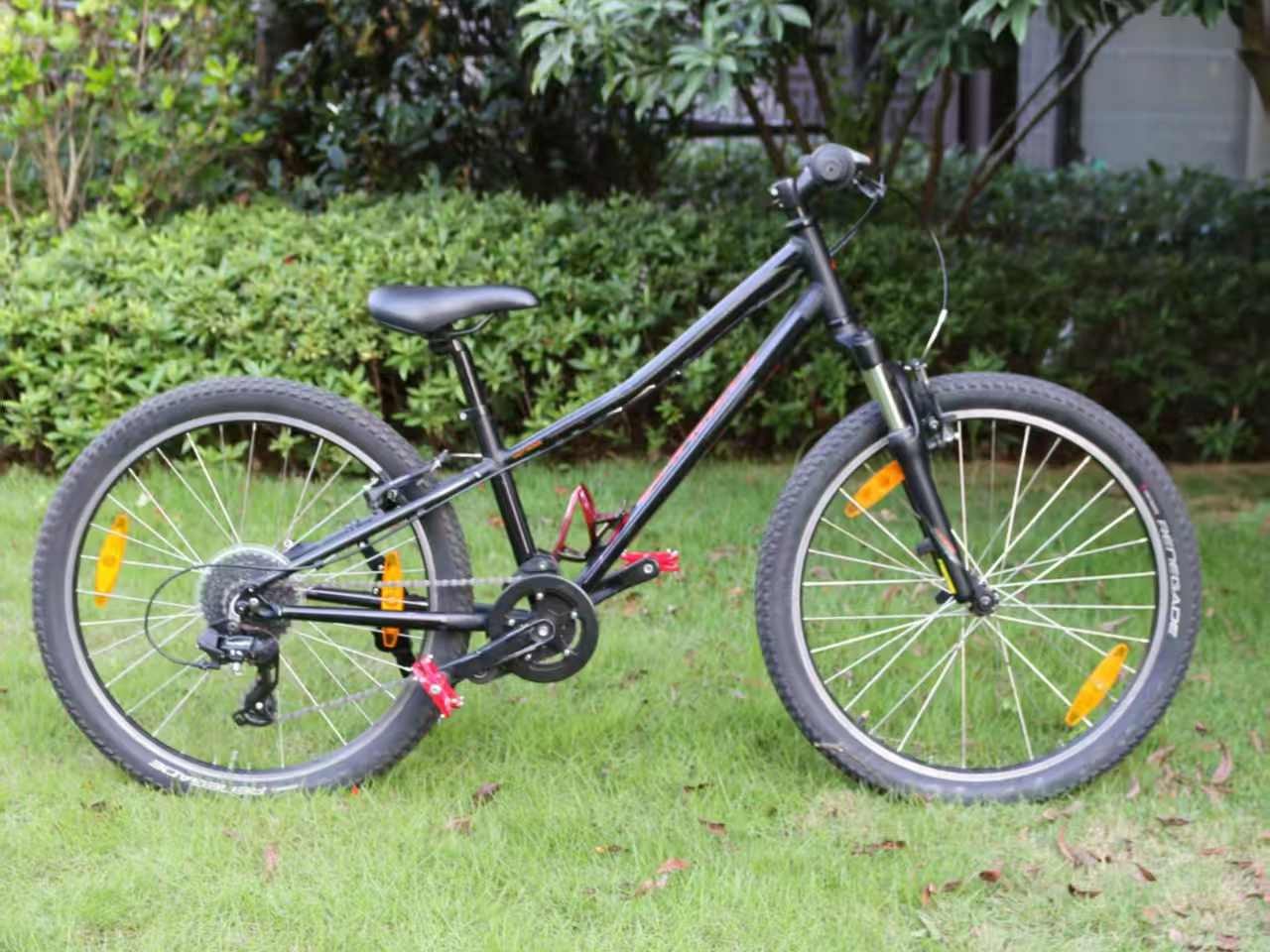 Specialized Rockhopper 20inch aluminium mountain bike, available to rent from CycleQuest China