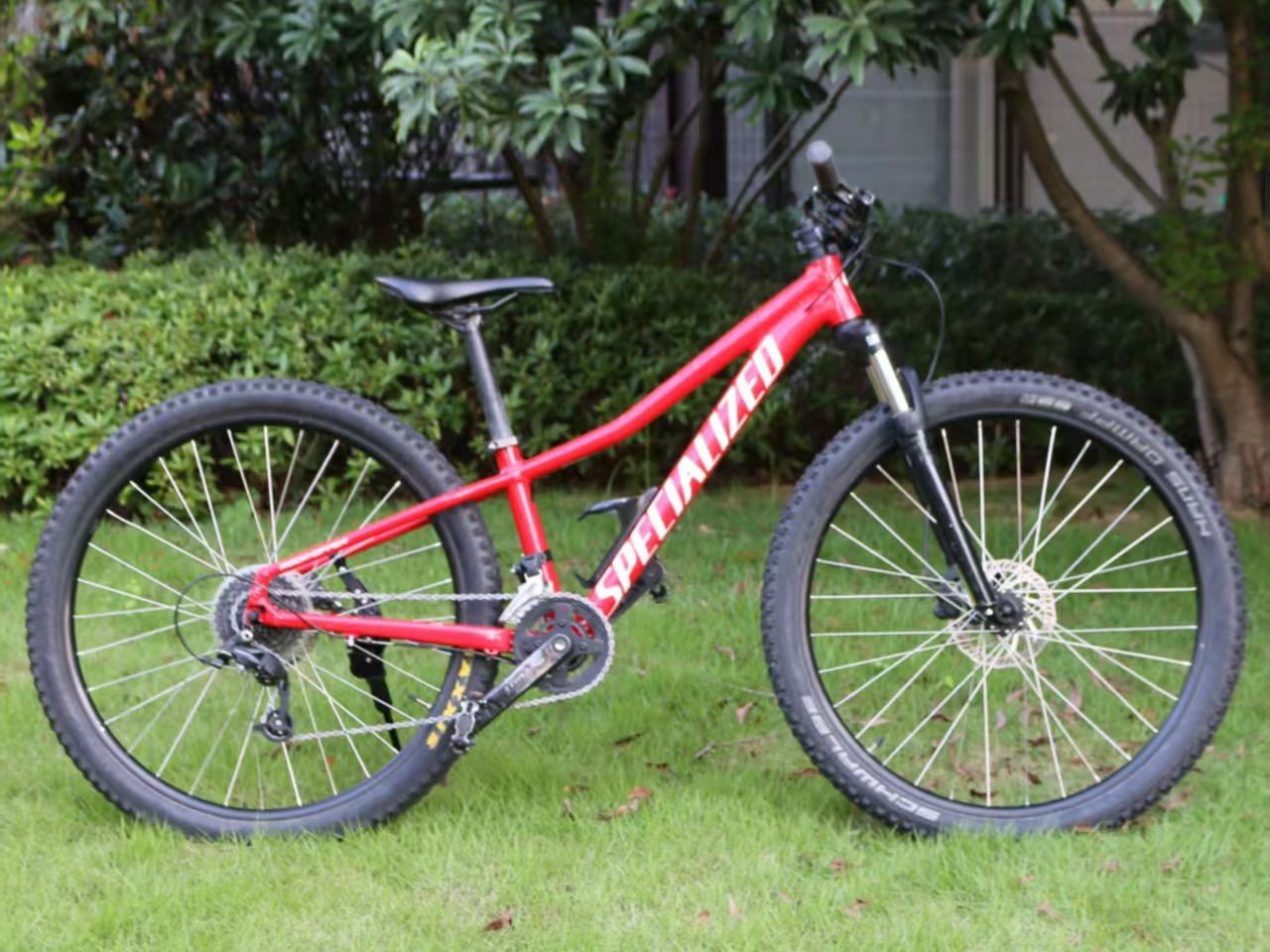 Specialized Rockhopper aluminium mountain bike, available to rent from CycleQuest China