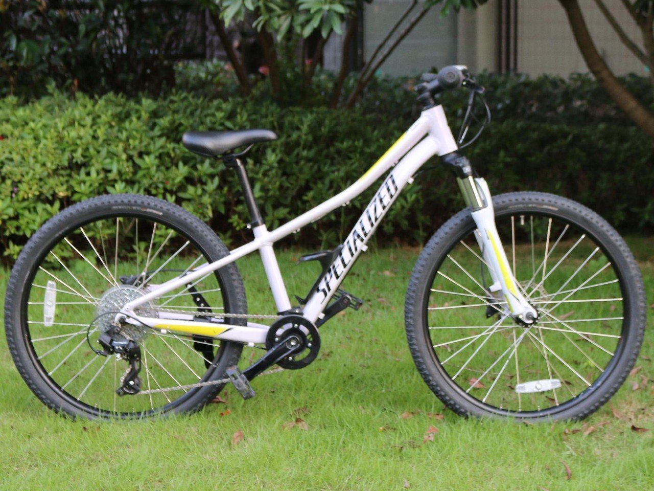 Specialized Rockhopper 24inch aluminium mountain bike, available to rent from CycleQuest China