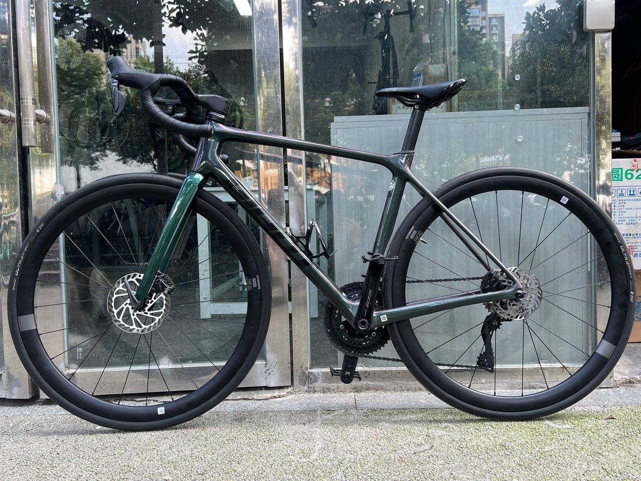 Giant TCR Advanced 0 Gen 9 carbon road bike, available to rent from CycleQuest China