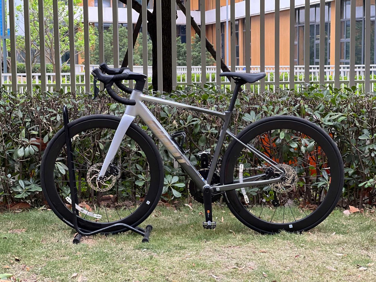 2026 Giant PCR aluminium road bike, available to rent from CycleQuest China