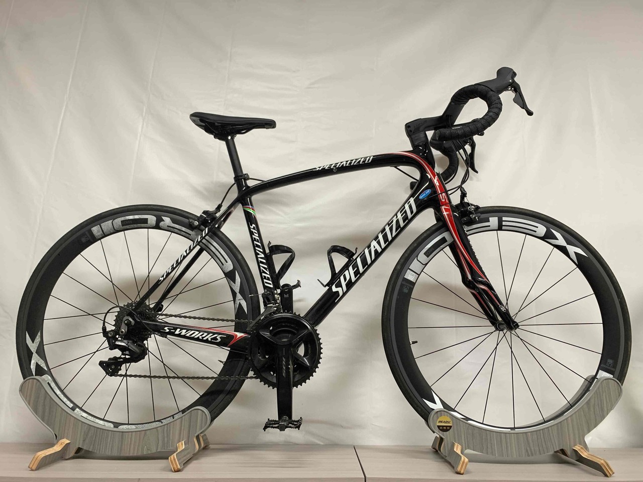 Specialized Allez SL2 carbon road bike, available to rent from CycleQuest China