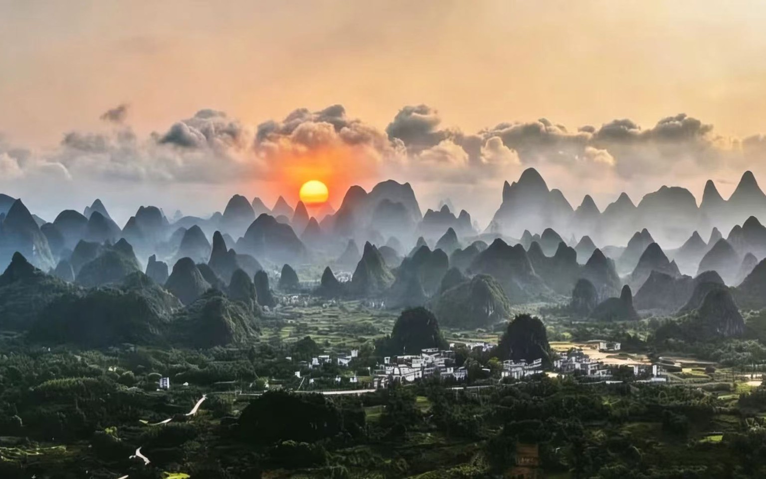 Yangshuo Y2 E-Bike Loop: Xianggong Mountain &amp; Karst Landscape Cycling Guide