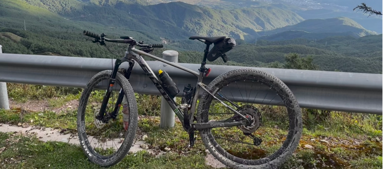 Zhemo Mountain E-MTB Ride in Dali: Technical Descents Above Erhai Lake