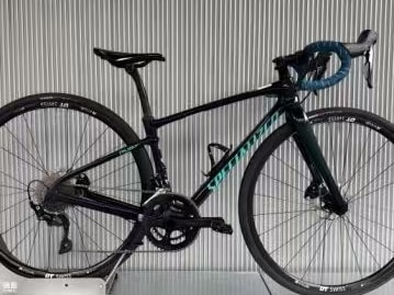 Giant Tcr Gen 9 carbon road bike, available to rent from CycleQuest China