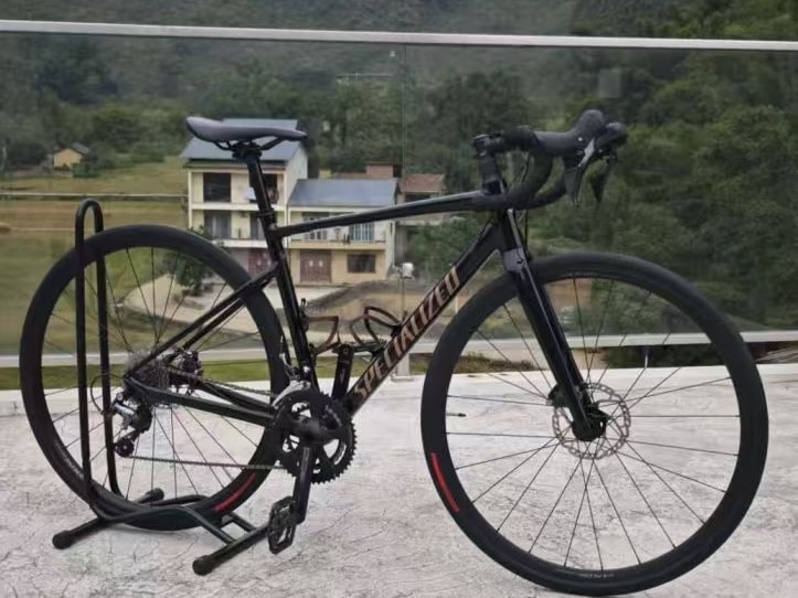 Specialized Allez aluminum road bike