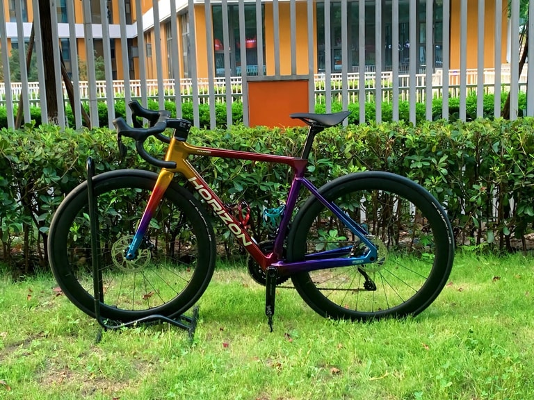 KUNG HORIZON carbon road bike, available to rent from CycleQuest China