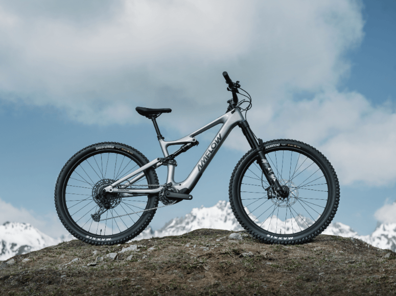 Amflow PL Carbon E-Bike carbon e-bike, available to rent from CycleQuest China