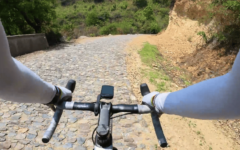 Tengchong Gravel Bike Tour: Gaoligong Mountains, Tea Roads and Volcano Landscapes