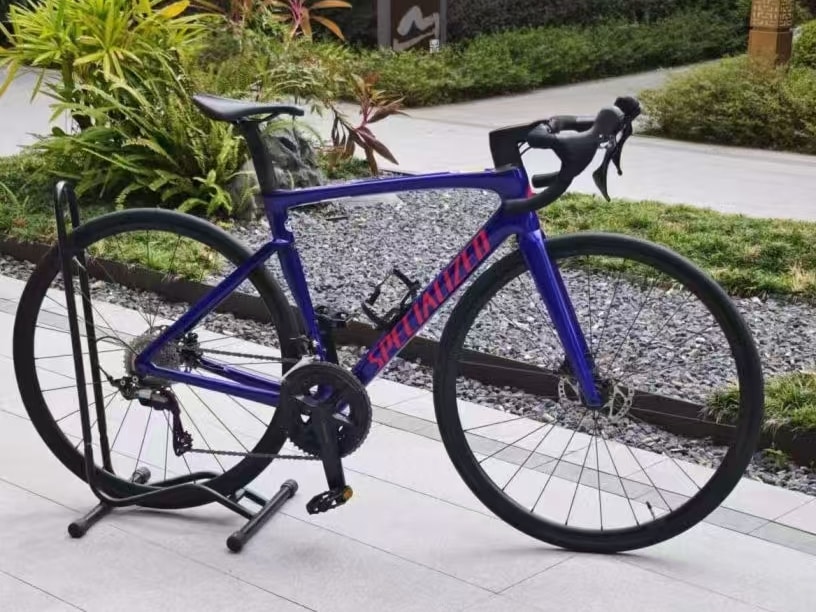 Specialized Tarmac SL7 carbon road bike, available to rent from CycleQuest China