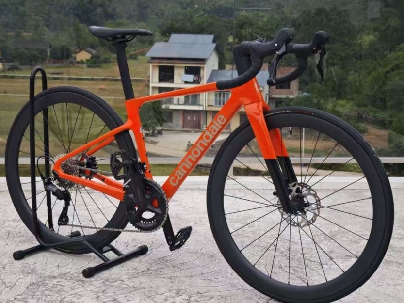 Cannondale SuperSix EVO carbon road bike, available to rent from CycleQuest China
